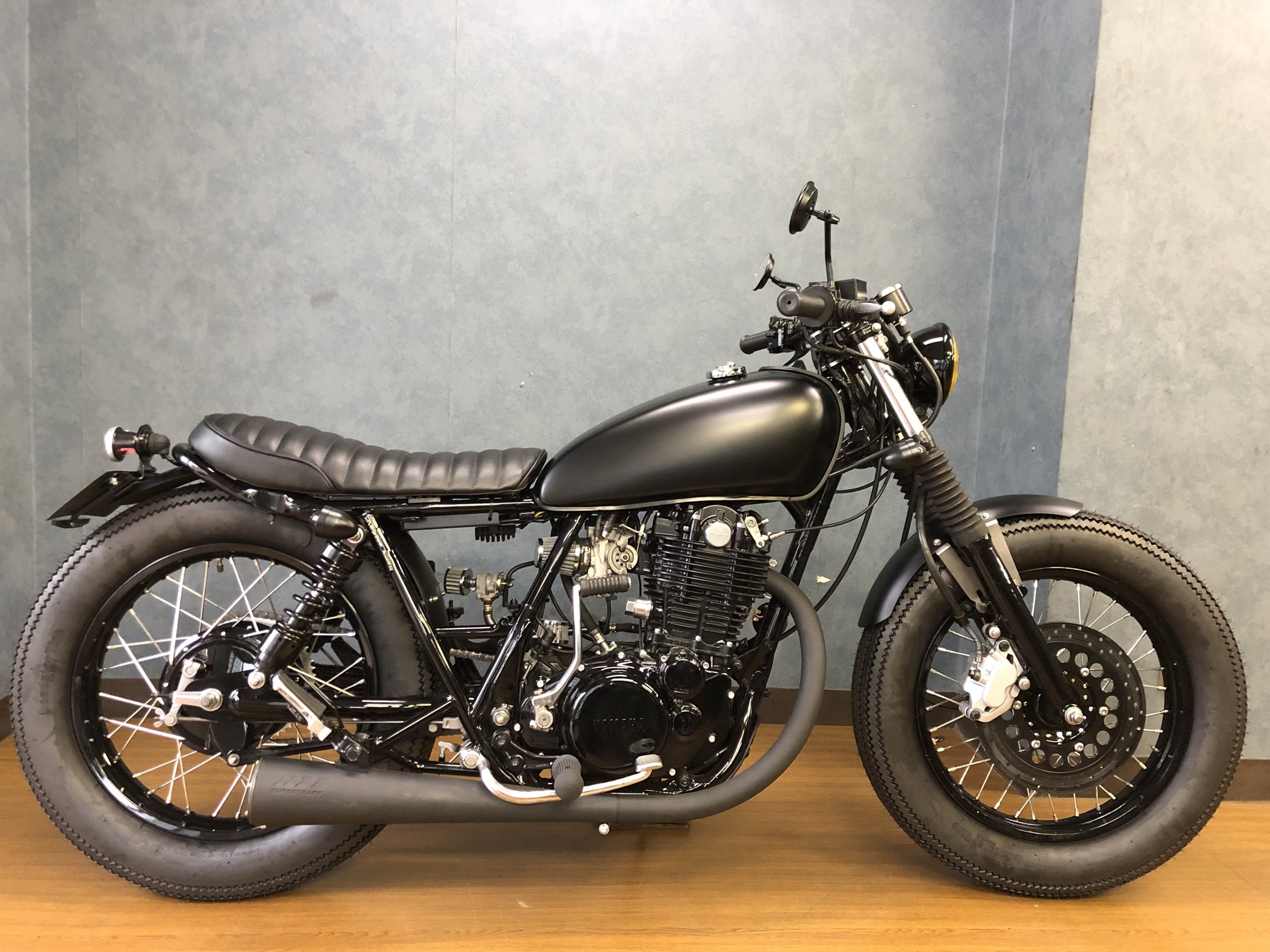 Bobber Mat Black Custom